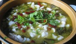 大厨爆料酸菜鱼视频教程,酸菜鱼经典做法，一学就会的秘诀大公开！